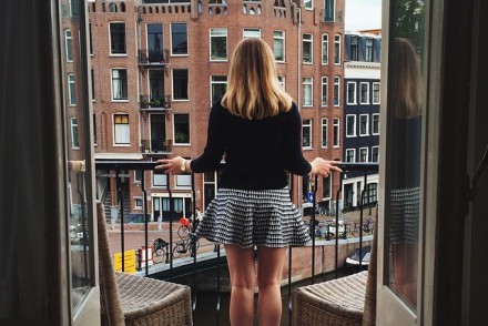 Ways to save money travelings | rent a local's apartment or airbnb