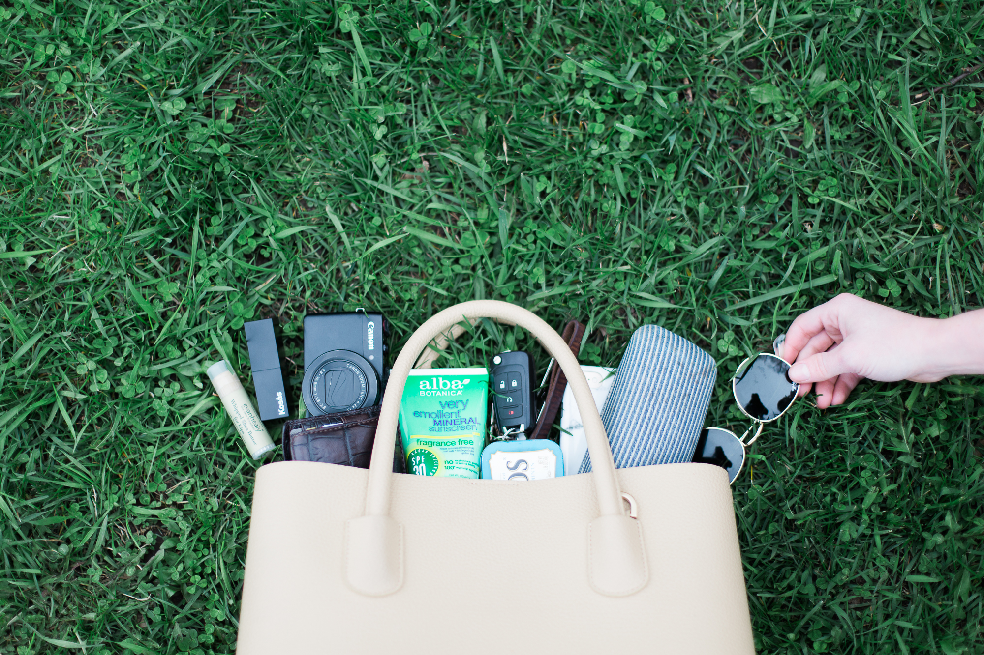 What's In My Bag | Angela Roi Cher vegan leather handbag